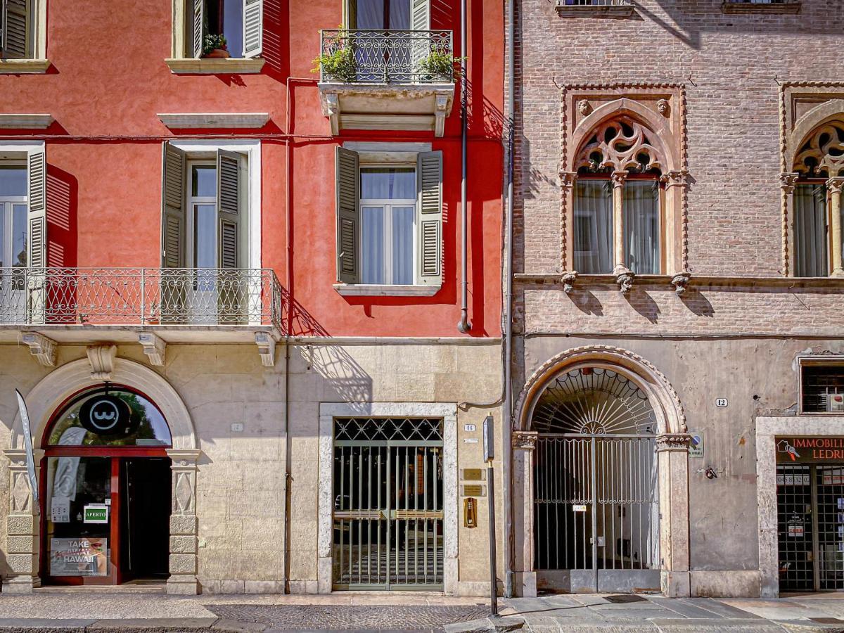 Tra Piazza Erbe E Piazza Bra Raffinata Maison Hotel Verona Eksteriør billede